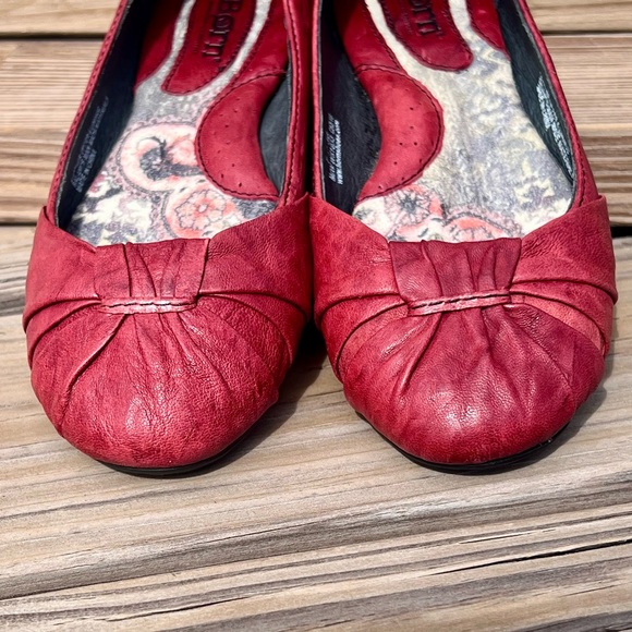 •Born Sz 7 Red Leather Ballet Flats! EUC! - Picture 6 of 15